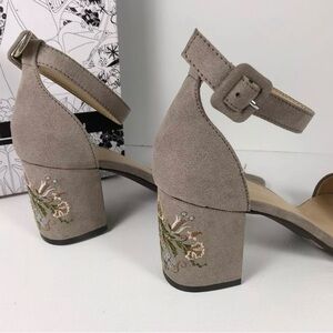 CL by‎ Laundry NWT Women’s Jayline Super Sue Pebble Taupe. Size 8.5